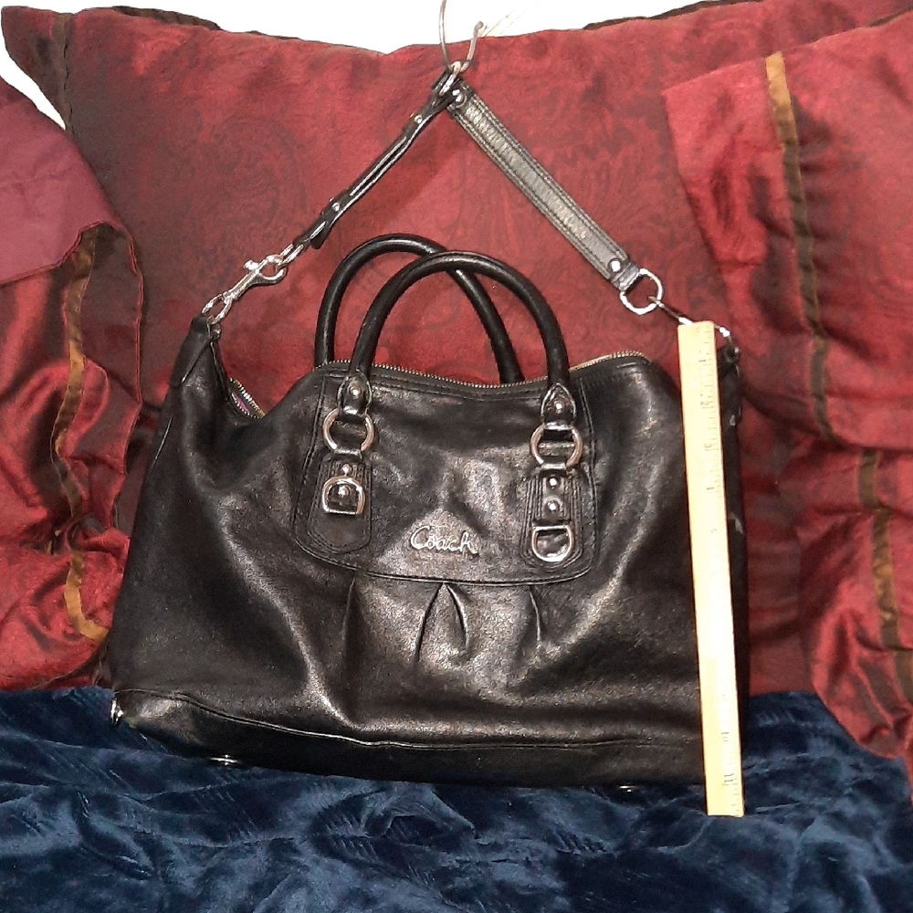 Massive Rare ASHLEY Genuine COACH Black Leather Purse Shoulder Bag Purple Lining